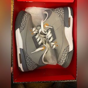 Air Jordan 3 Retro size 6Y/7.5W